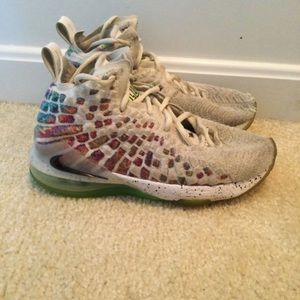 Youth Nike Lebron 17 Size 4y